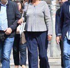 Η Ντόρα Μπακογιάννη σε μια δημόσια εμφάνιση στην Αθήνα μετά από καιρό!