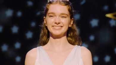 Carrie: Γιατί η νέα σειρά του Μάικ Φλάναγκαν έχει ήδη προκαλέσει αντιδράσεις