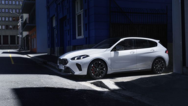 Η BMW 120 M Sport τώρα με προνομιακή τιμή 31.990 ευρώ στη Σπανός ΑΕ Η BMW 120 M Sport τώρα με προνομιακή τιμή 31.990 ευρώ στη Σπανός ΑΕ