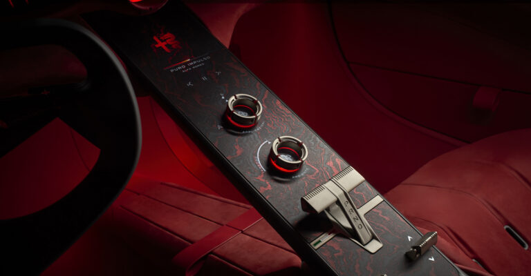 Alfa Romeo Cuorerosso: Ενάντια στις μεγάλες οθόνες;