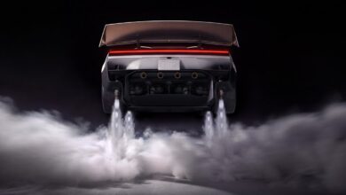 Είναι νόμιμο για το δρόμο το «ιπτάμενο» Tesla Roadster;