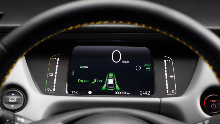 Honda Jazz: Σε τι βοηθάει το Traffic Jam Assist