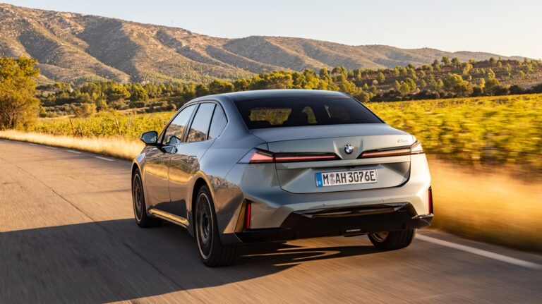 Οδηγούμε τη νέα BMW Σειρά 3 στη Γαλλία Οδηγούμε τη νέα BMW Σειρά 3 στη Γαλλία