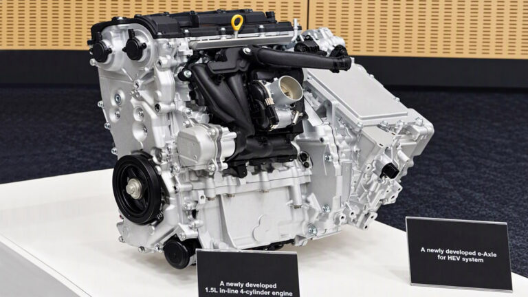 Τι καινούργιο ετοιμάζει η Toyota για τα υβριδικά της;