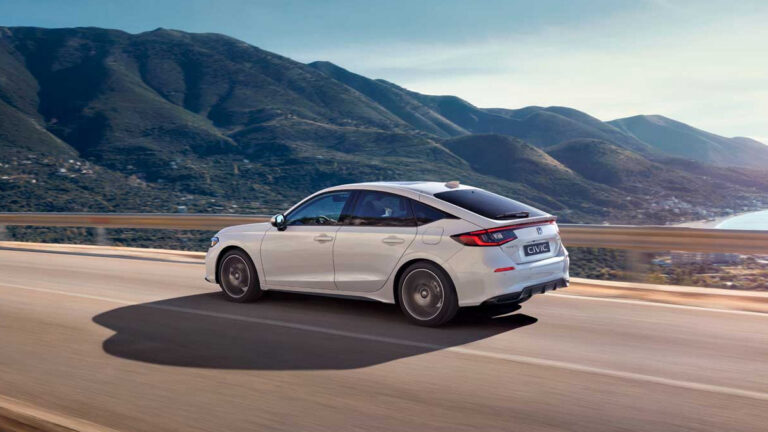 Honda Civic e:HEV: Χαράζει τον δικό του δρόμο και ξεχωρίζει