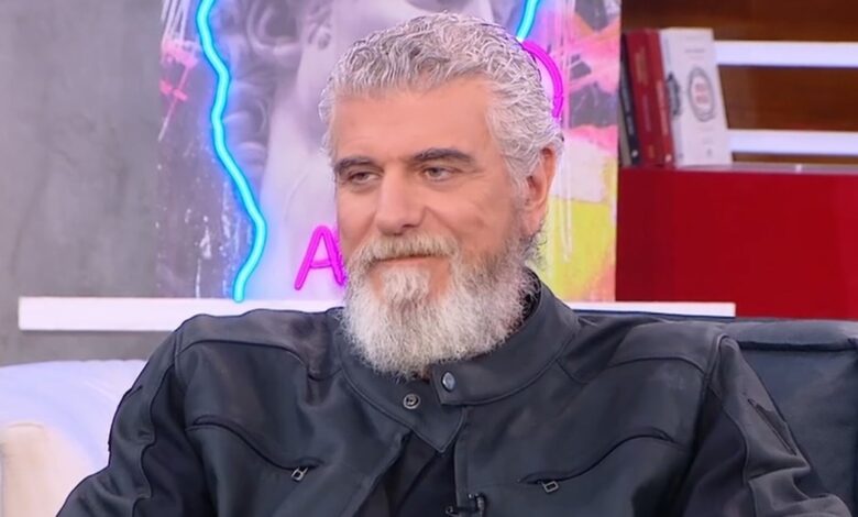 Ο Βλαδίμηρος Κυριακίδης μιλά για την αλλαγή στην εμφάνισή του: “Δεν έκανα… |