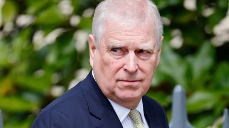 Η υπόθεση Epstein φτάνει στο Balmoral, έρευνες για τις επισκέψεις με τον… |