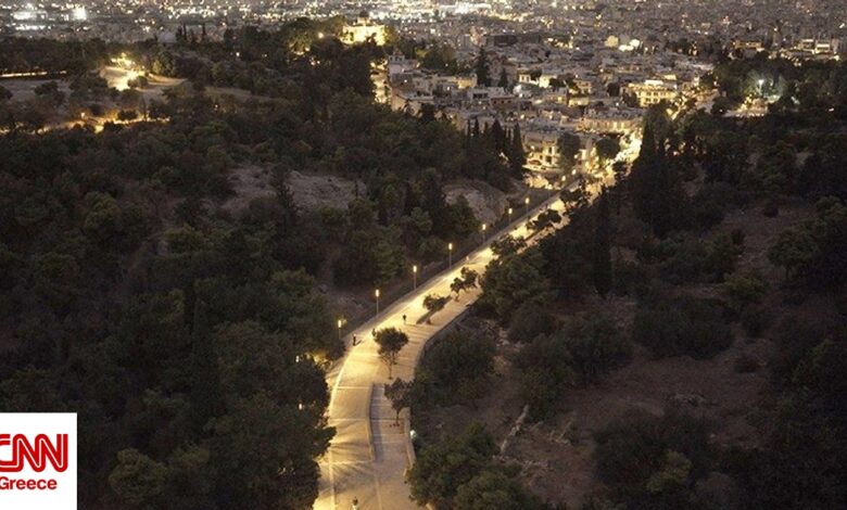 Νέα φωτιστική ταυτότητα για τον ιστορικό περίπατο της Αθήνας