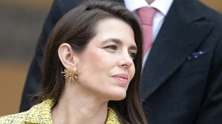 Τίτλοι τέλους για τη Charlotte Casiraghi και τον συγγραφέα Nicolas Mathieu | Τίτλοι τέλους για τη Charlotte Casiraghi και τον συγγραφέα Nicolas Mathieu |