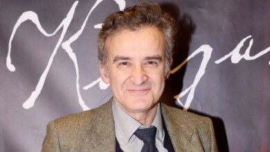 Νίκος Ορφανός: «Μου πρότεινε η γυναίκα μου να παντρευτούμε και ο γάμος έγινε στην Κρήτη με 8 καλεσμένους»
