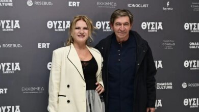 Ρομέν Γαβράς: Η επίσημη πρεμιέρα της νέας του ταινίας με «άρωμα» Χόλιγουντ
