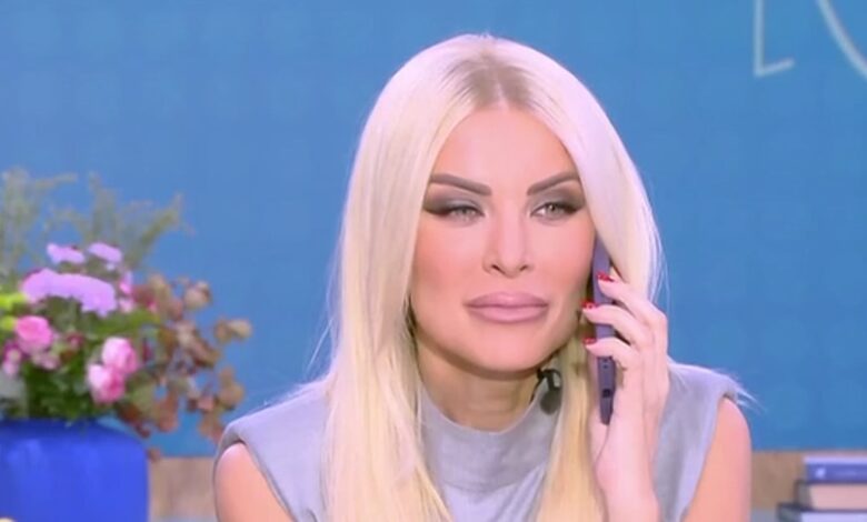 Η Κατερίνα Καινούργιου δέχτηκε on air τηλεφώνημα από τη Ζήνα Κουτσελίνη:… | Η Κατερίνα Καινούργιου δέχτηκε on air τηλεφώνημα από τη Ζήνα Κουτσελίνη:… |