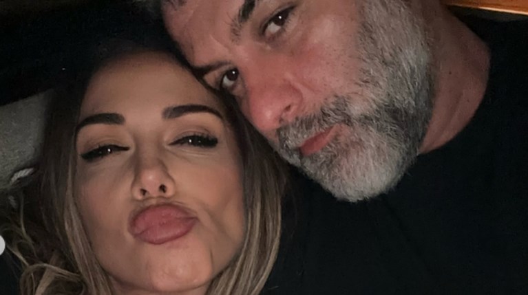 Δέσποινα Βανδή: Η τρυφερή αφιέρωση στον Βασίλη Μπισμπίκη για τα γενέθλιά… |