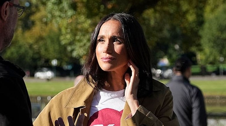 Η Meghan Markle στην πρώτη της επίσημη εμφάνιση στο Λονδίνο | Για τσάι στο… |