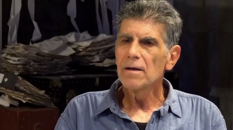 Γιάννης Μπέζος: “Οι άνθρωποι της γενιάς μου κάνουν τους νέους” |