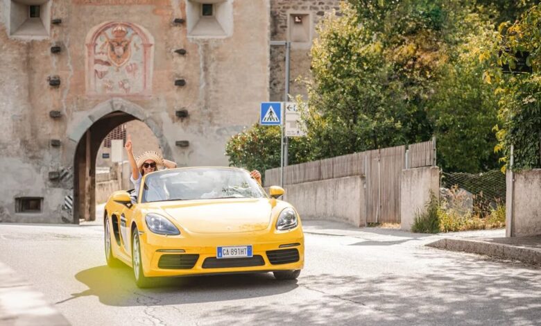 Ξενοδοχεία για petrolheads: Στο μεν οδηγείς Boxster, στο δε Miata Ξενοδοχεία για petrolheads: Στο μεν οδηγείς Boxster, στο δε Miata
