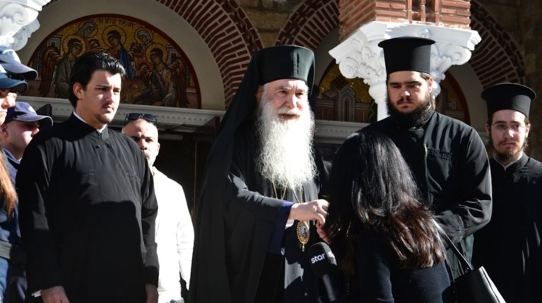 Μνημόσυνο Μαζωνάκη – Μητροπολίτης Αλέξιος: “Εδώ μεγάλωσε, στα παγκάκια και… |