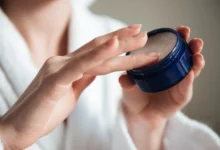 Αναμείξτε την κρέμα Nivea στο μπλε κουτί με κορν φλάουρ: Γιατί το δοκιμάζουν και σε τι χρησιμεύει