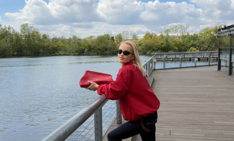 Windbreaker jacket: Πώς θα φορέσεις το αντιανεμικό μπουφάν στην πόλη χωρίς να δείχνει αθλητικό