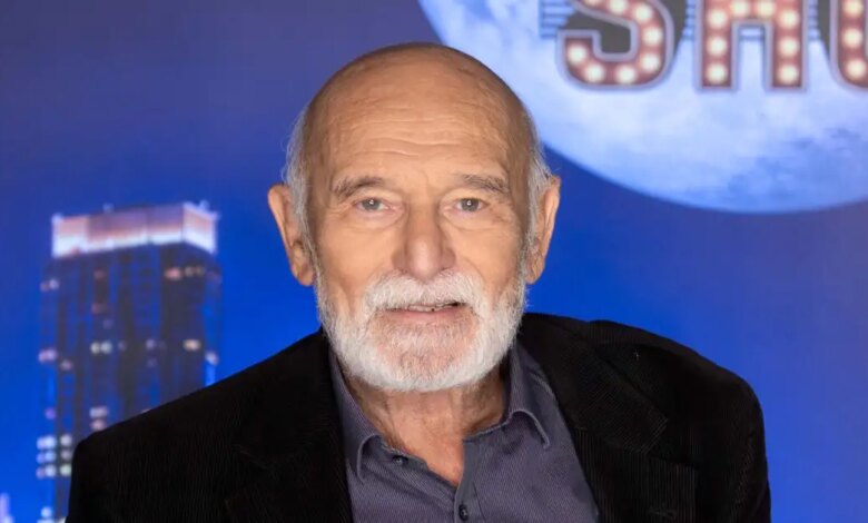 Αντώνης Αντωνίου: Μια φουρνάρισσα δεν μου έδινε ψωμί λόγω ενός ρόλου που έπαιξα στον «Κόκκινο Κύκλο» Αντώνης Αντωνίου: Μια φουρνάρισσα δεν μου έδινε ψωμί λόγω ενός ρόλου που έπαιξα στον «Κόκκινο Κύκλο»