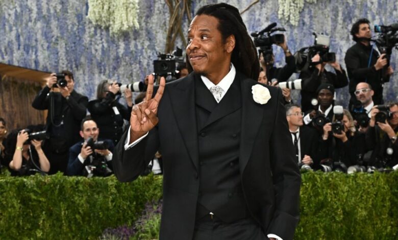 Ο Jay-Z στο ημίχρονο του Super Bowl: Η ιστορική πρώτη εμφάνιση και το ενδεχόμενο της Beyoncé Ο Jay-Z στο ημίχρονο του Super Bowl: Η ιστορική πρώτη εμφάνιση και το ενδεχόμενο της Beyoncé