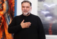 Ο Γρηγόρης Αρναούτογλου δέχτηκε «επίθεση αγάπης» από σκύλο