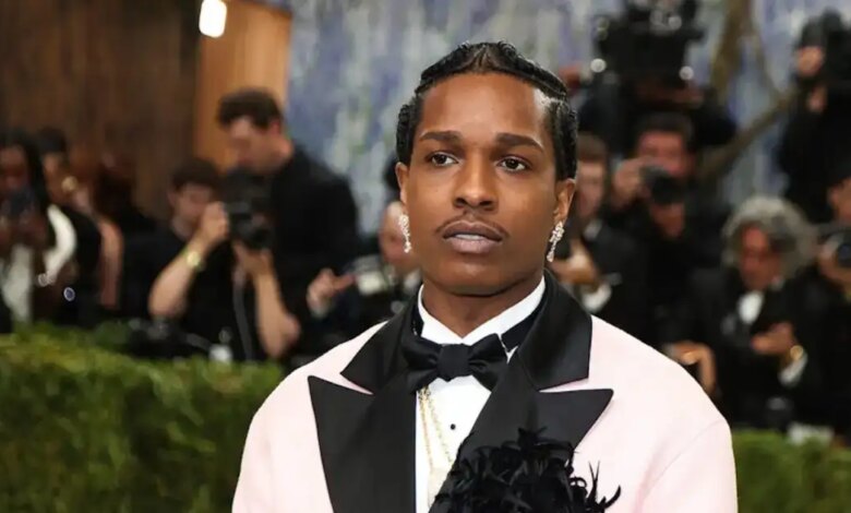 Ο ASAP Rocky έβαλε «φωτιά» στο ΟΑΚΑ: Το ελικόπτερο μέσα στο Telekom Center και η «συλλογή» από γυναικεία εσώρουχα Ο ASAP Rocky έβαλε «φωτιά» στο ΟΑΚΑ: Το ελικόπτερο μέσα στο Telekom Center και η «συλλογή» από γυναικεία εσώρουχα