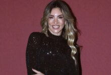 Η Αθηνά Οικονομάκου τα έβαλε με τους ταξιδιώτες που την «εμποδίζουν» να παραλάβει τη βαλίτσα της: Δεν υπάρχει βραβείο, έλεος