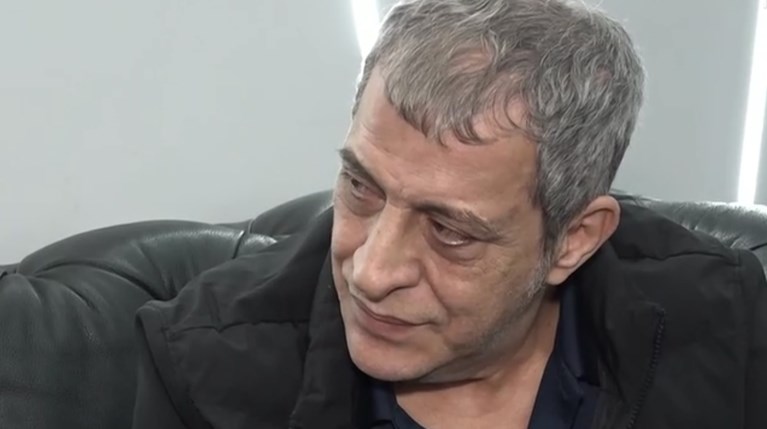 Θέμης Αδαμαντίδης: Τραγούδησε την επιτυχία του σε εστιατόριο και αποθεώθηκε… |