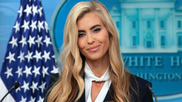 Ποια είναι η Katie Zacharia, η “εκλεκτή” του Trump που έμεινε μόλις πέντε… | Ποια είναι η Katie Zacharia, η “εκλεκτή” του Trump που έμεινε μόλις πέντε… |