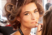 Angel Lips: Το nude combo του Victoria’s Secret Fashion Show που χαρίζει όγκο και λάμψη