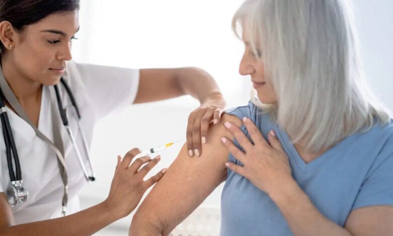 Εμβόλια μετά τα 60: Ποια χρειάζονται, ποια γίνονται μαζί και ποια δεν επαναλαμβάνονται κάθε χρόνο Εμβόλια μετά τα 60: Ποια χρειάζονται, ποια γίνονται μαζί και ποια δεν επαναλαμβάνονται κάθε χρόνο