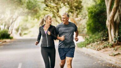 Υγιής γήρανση: 7 συνήθειες που πρέπει να υιοθετήσετε από τα 30 για να μεγαλώσετε με υγεία