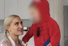 Η Ιωάννα Τούνη έντυσε τον γιο της Spiderman για το Χάλογουιν: «Μπορεί να μην είχαμε στο χωριό μου αλλά γιορτάζουμε»
