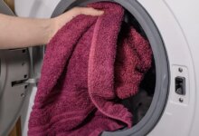 Μην πλένεις τις πετσέτες με περισσότερο απορρυπαντικό απ’ όσο χρειάζεται