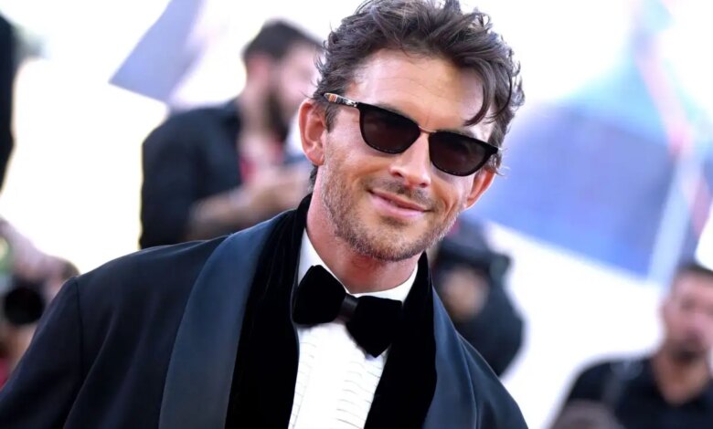 Νόα Γουάιλ: Ο πρωταγωνιστής του «The Pitt» που ανακηρύχθηκε ο πιο σέξι άνδρας στον κόσμο για το 2026