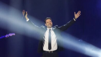 Ο Κωνσταντίνος Αργυρός βάζει πλώρη για τα Grammy με το κορυφαίο άλμπουμ «Καμπάνες»
