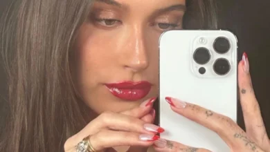 Αντίο στα διάφανα gloss: Η φθινοπωρινή τάση στα χείλη που επιβάλλει έντονο χρώμα