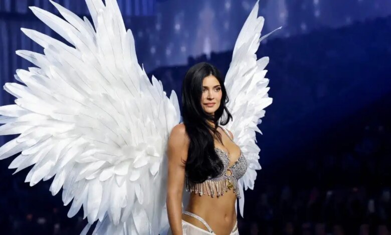 Victoria’s Secret: Η μυστική συμφωνία της Κρις Τζένερ για φορέσει η κόρη της το διαμαντένιο σουτιέν αξίας 50 εκατομμύριων δολαρίων