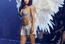 Victoria’s Secret: Η «πρωτάρα» Κάιλι Τζένερ με εντυπωσιακό σουτιέν 50 εκατομμυρίων δολαρίων και η Μπέλα Χαντίντ που άνοιξε το σόου