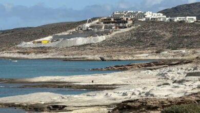 Υπόθεση White Coast: «Βροχή» οι περιβαλλοντικές παραβάσεις στη Μήλο – τι αναφέρει το πόρισμα της Περιφέρειας
