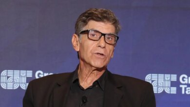 Γιάννης Μπέζος: Το μεγάλο μας πρόβλημα στην Ελλάδα είναι ότι ασχολούμαστε συνέχεια με τα παλιά