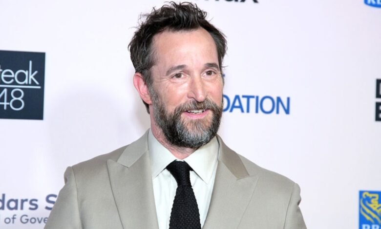 Noah Wyle: Ο 55χρονος ηθοποιός ανακηρύχθηκε ο πιο σέξι άντρας στον κόσμο για το 2026