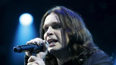 Ozzy Osbourne: «Οι γιατροί έλεγαν ότι η τελευταία του συναυλία θα τον σκότωνε» αποκαλύπτει η χήρα του