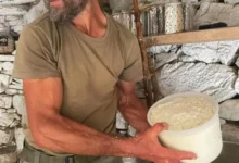 Ποιος είναι ο Γιάννης Παπασηφάκης: Ο viral βοσκός που έγινε ντοκιμαντέρ στο BBC και η ομοιότητα με πασίγνωστο ηθοποιό