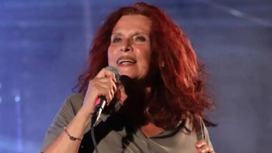 Πωλίνα: Με το τραγούδι «Σεϋχέλλες» έφτιαξαν ειδική αερογραμμή για το εξωτικό νησί