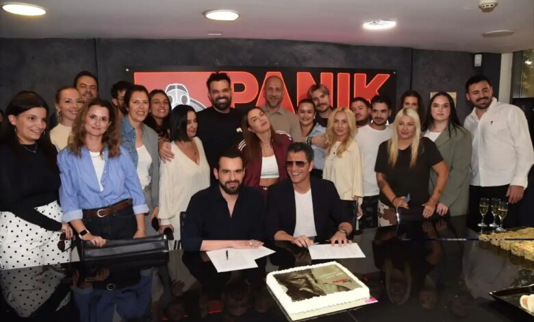 Σάκης Ρουβάς: Το πάρτι έκπληξη της Panik για την επιτυχημένη συνεργασία τους
