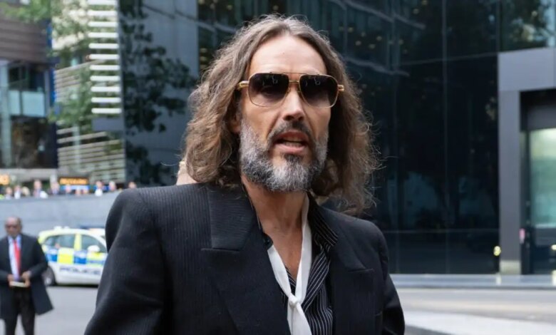 Ράσελ Μπραντ: Άρχισε η δίκη για τη σεξουαλική κακοποίηση έξι γυναικών