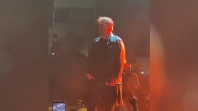 Ο Γιώργος Σαμπάνης χόρεψε ζεϊμπέκικο στους ήχους του «Ώρες μικρές» του Γιώργου Μαζωνάκη