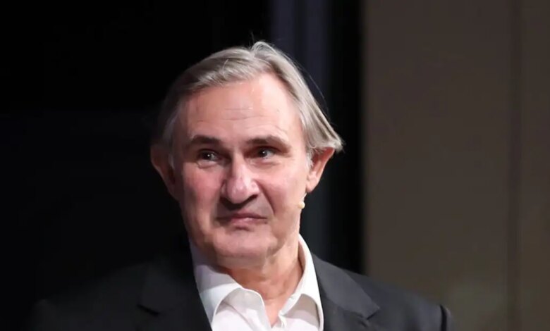Άκης Σακελλαρίου: Θα υποδυθώ μια γυναίκα που θέλησε να απελευθερωθεί και προχώρησε σε αλλαγή φύλου Άκης Σακελλαρίου: Θα υποδυθώ μια γυναίκα που θέλησε να απελευθερωθεί και προχώρησε σε αλλαγή φύλου